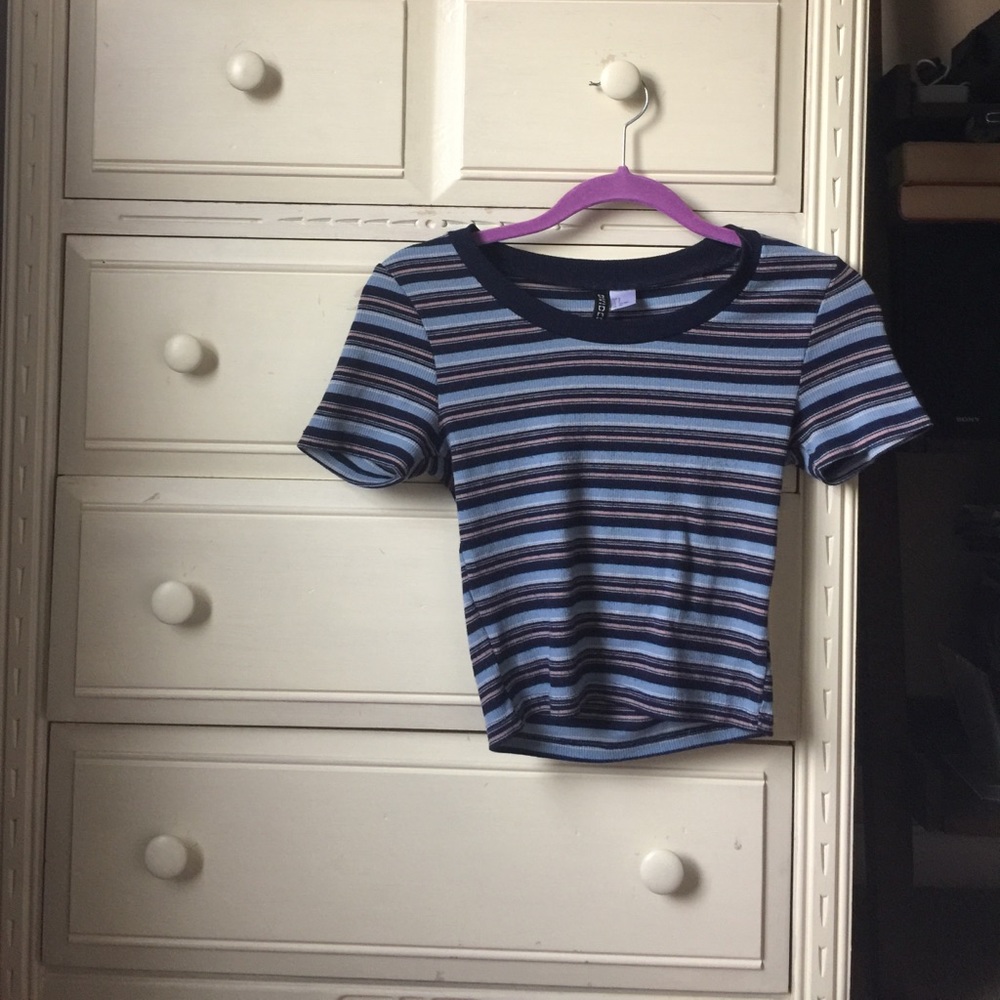 H&M Divided T-shirt (blue and pink)