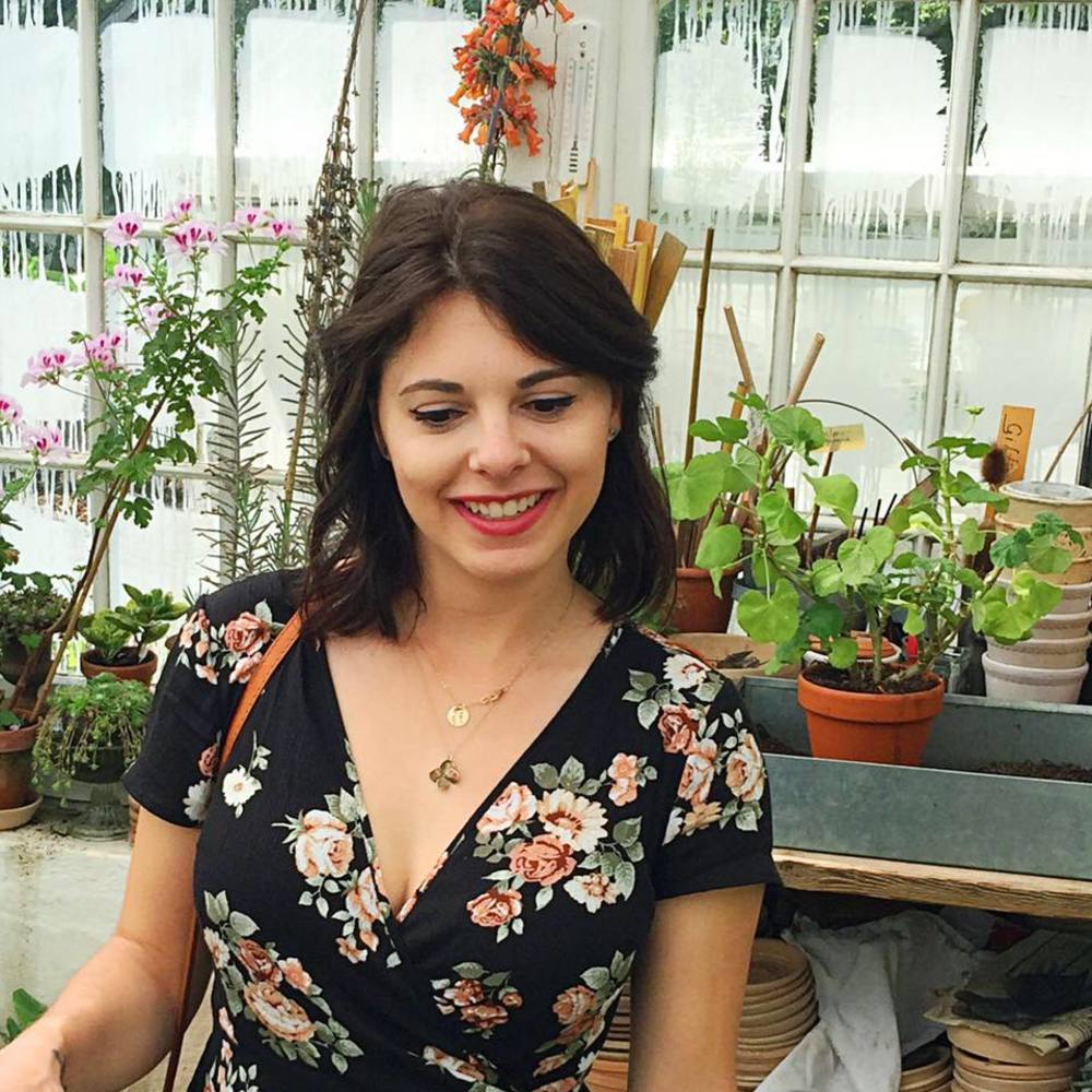 Meet your Posher, Alexis