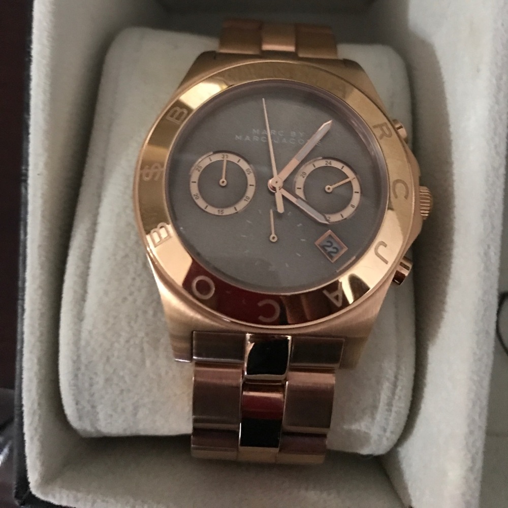 Rose gold Marc jacobs watch