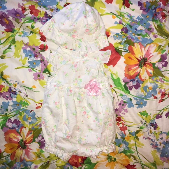 Adorable LittleMe outfit - Picture 2 of 4