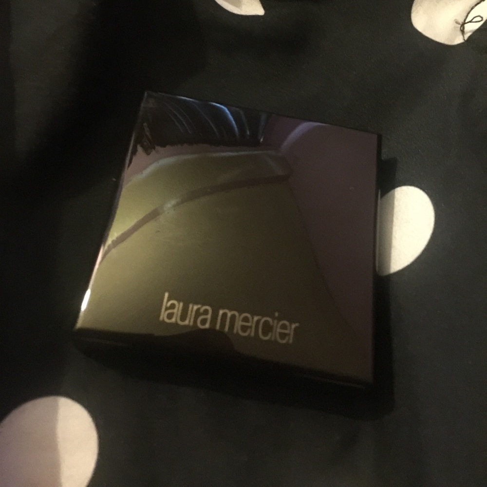 Laura Mercier Candleglow Powder # 4