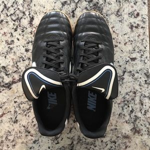 Nike women's indoor court shoes