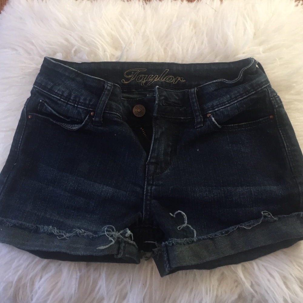 Delias size 00 jean shorts.