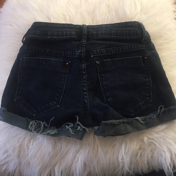 Delias size 00 jean shorts. - Picture 2 of 3