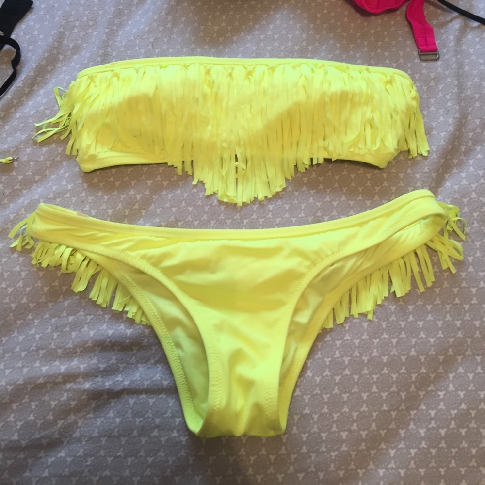NWOT VS FRINGE BIKINI