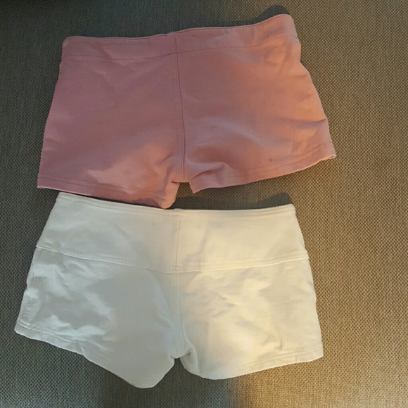 Shorts - Picture 2 of 3