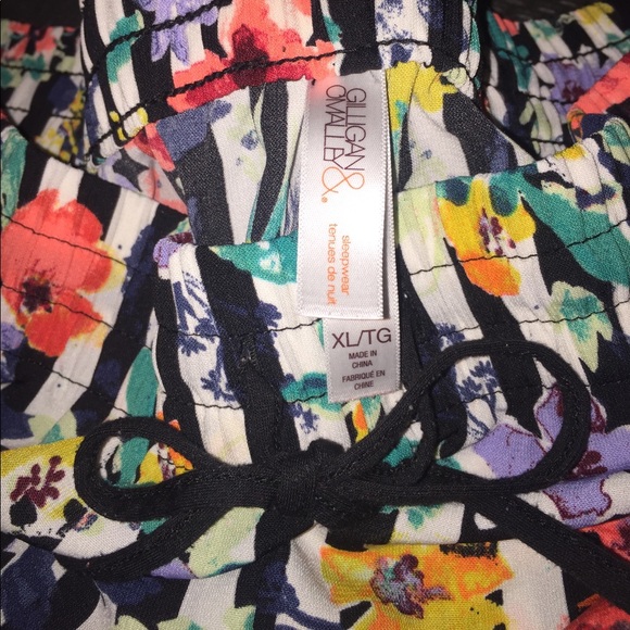 🚫🚫sold on Ⓜ️🚫🚫 bottom style, sleeping shorts - Picture 4 of 4