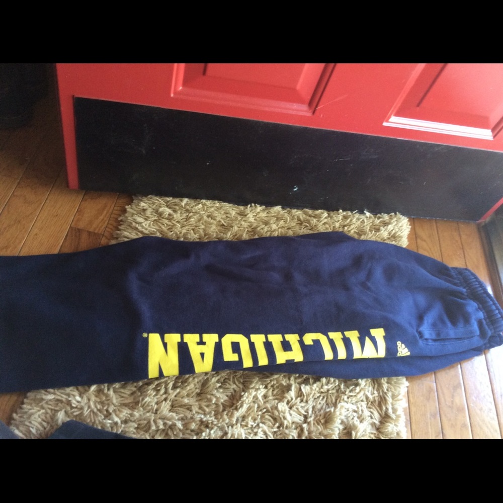 Sweatpants Michigan