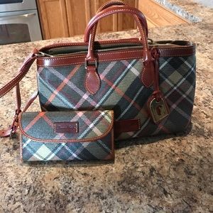 Dooney & Bourke purse & wallet set