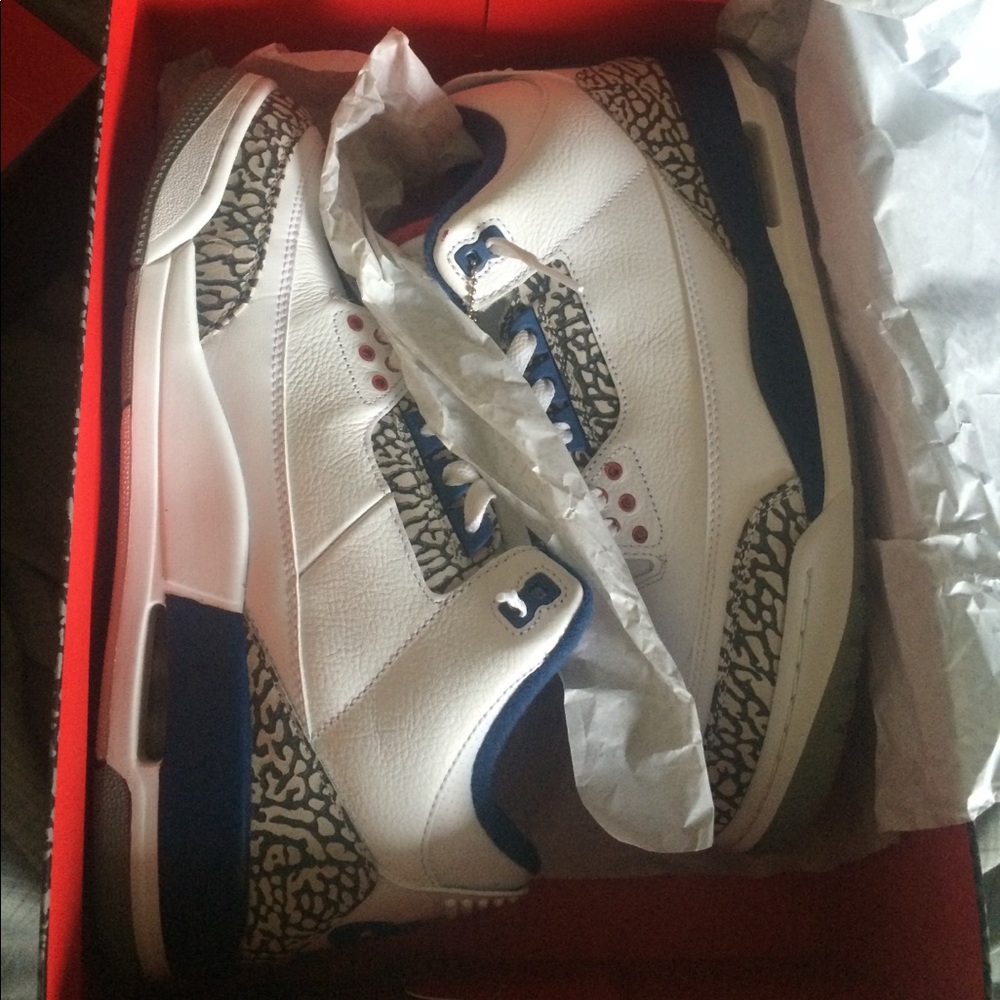 Jordan true blue 3s. Size 10.5.