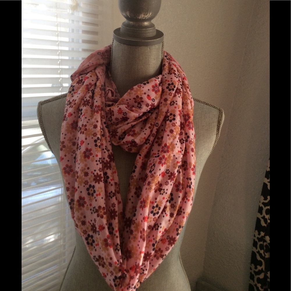 Pink infinity scarf 🌺