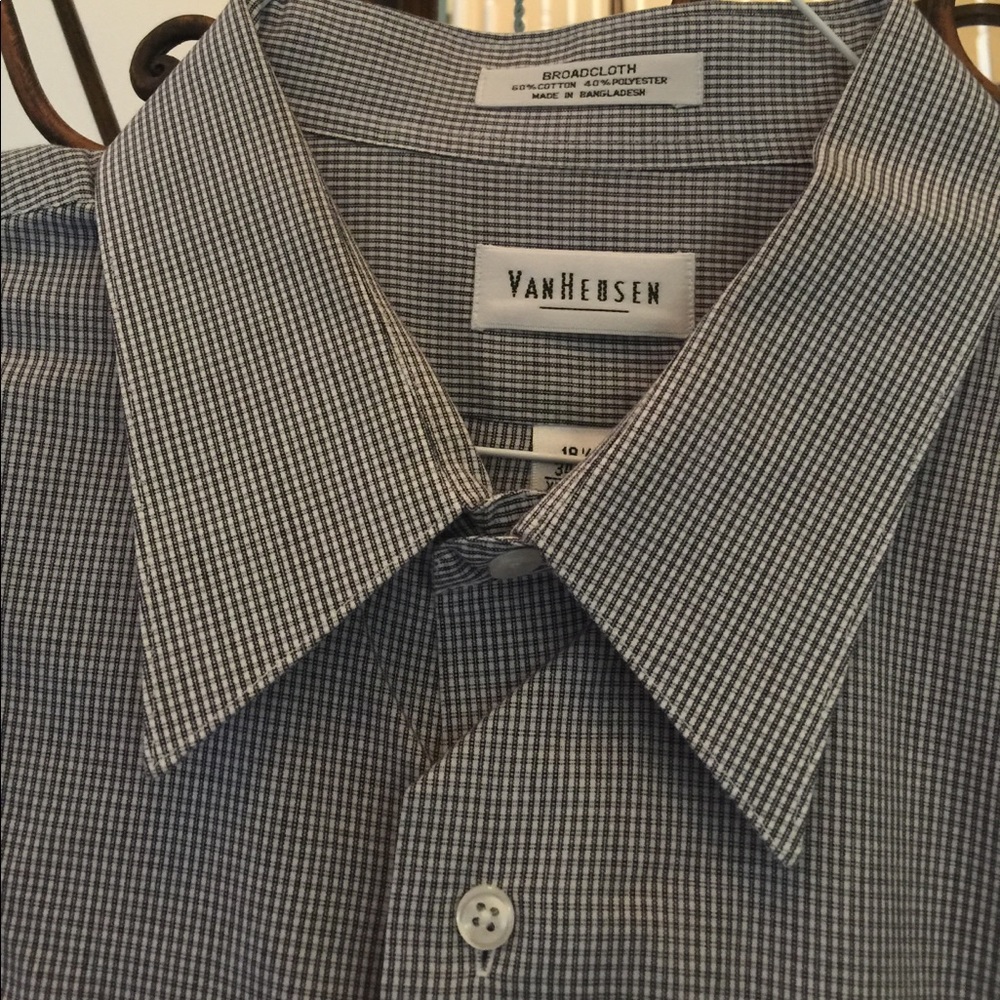 Patterned. button down shirt. - Picture 2 of 2