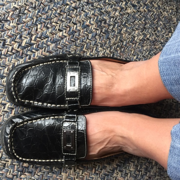 Black patten leather naturalizer loafers - Picture 2 of 2