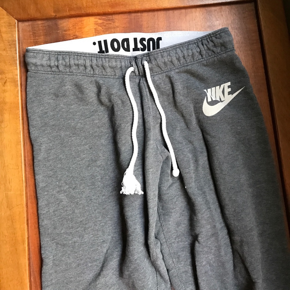 Women's Small Nike Sweatpants