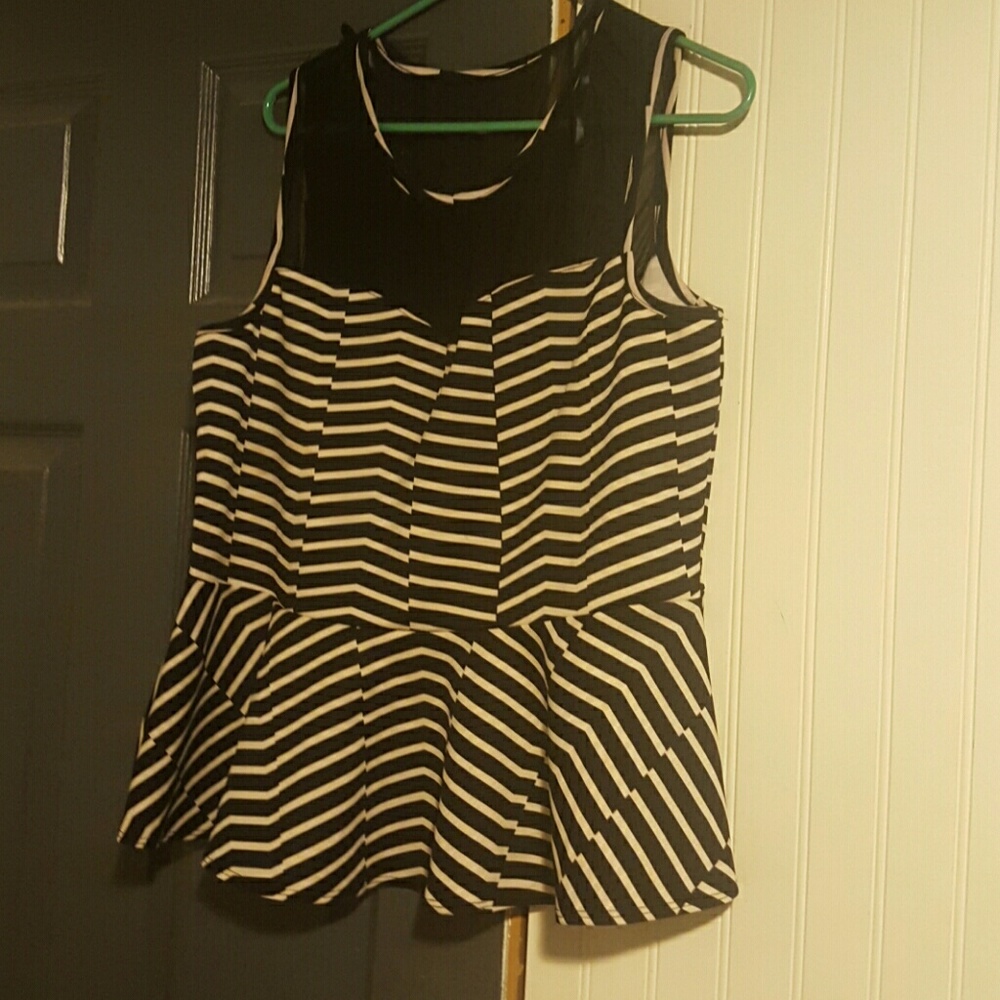2x DEB brand top