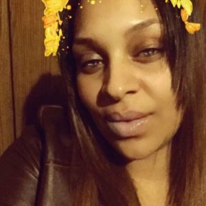 Meet your Posher, Flora