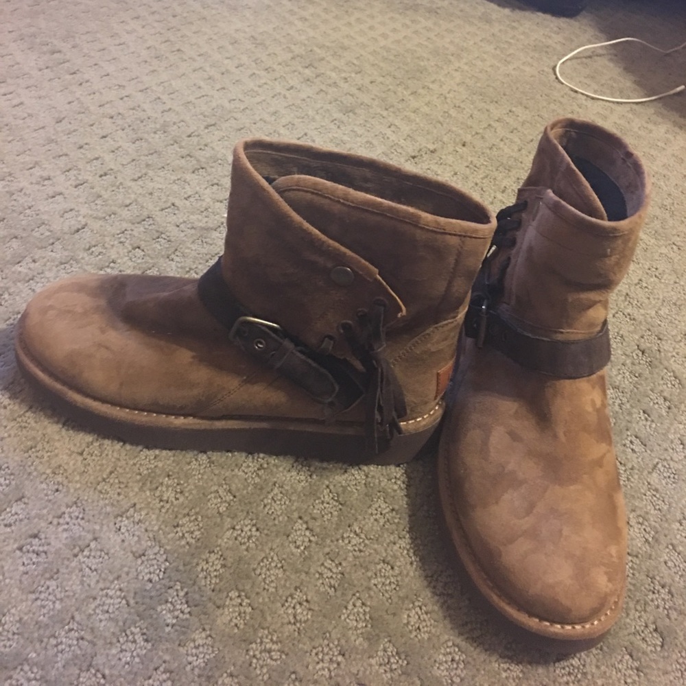 Ugg Karisa boots