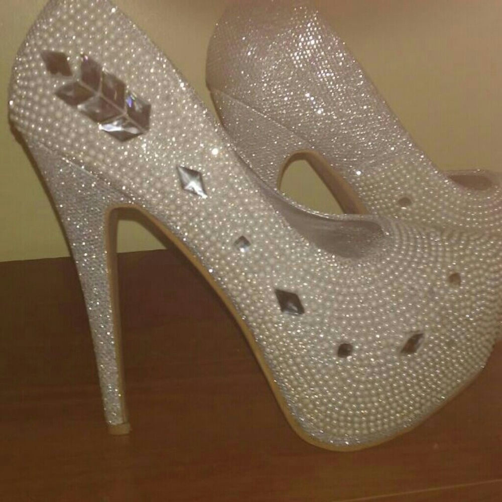 Womans shoes 8 1/2