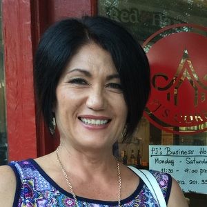 Meet your Posher, Sandra