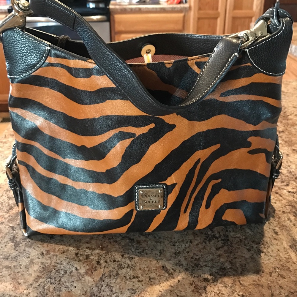 Dooney & Bourke purse