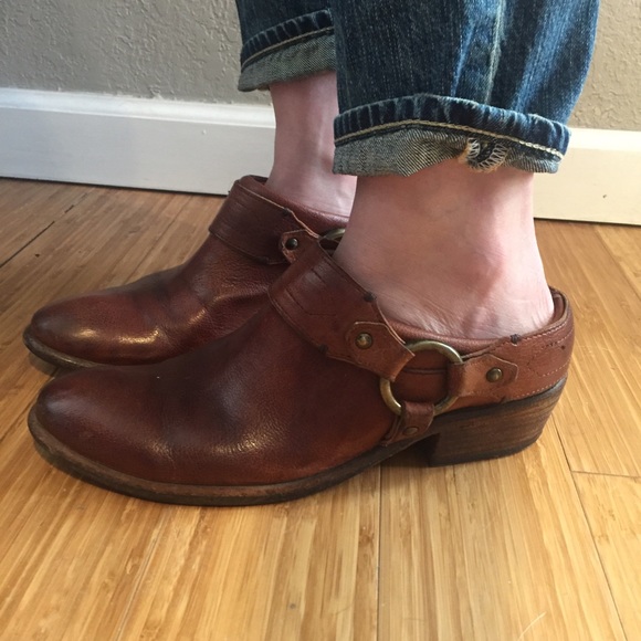 frye mules