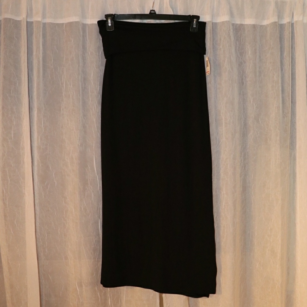 Long black skirt