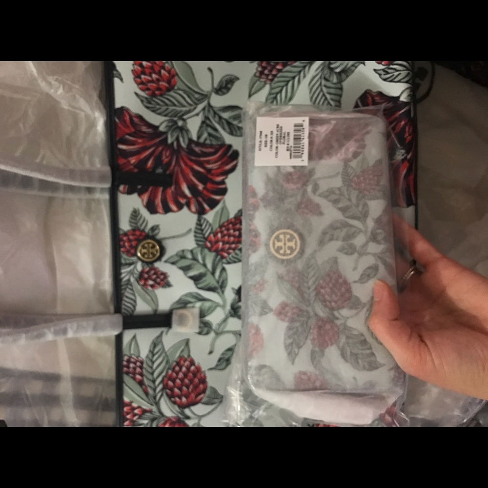 Tory burch floral wallet