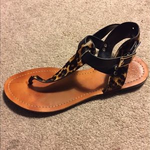 Vince Camuto Miya Leather Thong Sandal size 8.5