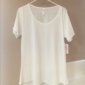 NWT LuLaRoe large classic tee