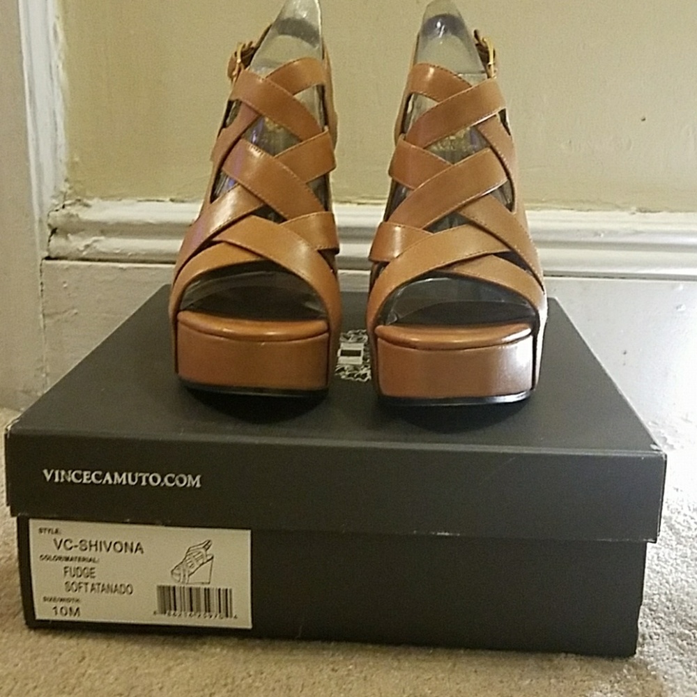 New Vince Camuto size 10 leather sandals