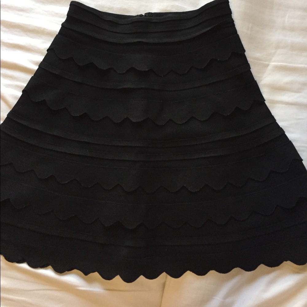 Scalloped bandage skirt