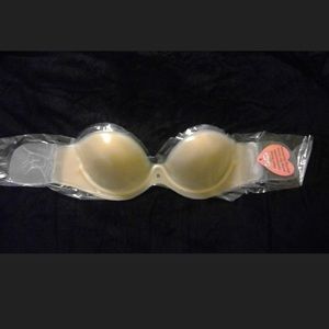NWT VS Invisible Shaping Uplift Bra Cup size B