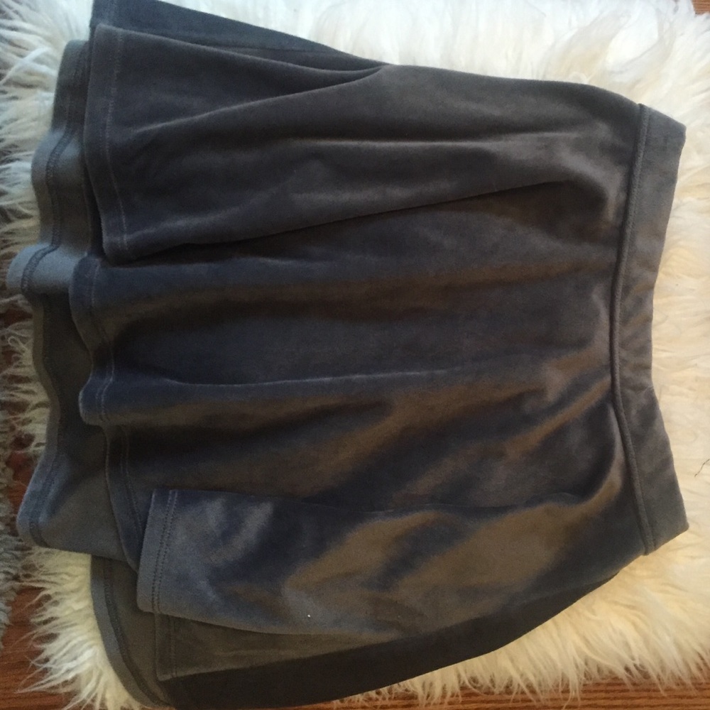 Abercrombie kids gray velvet size xl skater skirt.