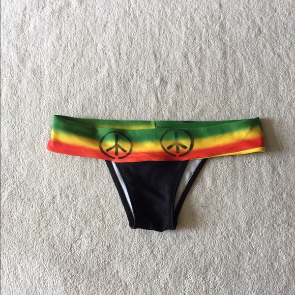 San Lorenzo Other - Flash Sale! San Lorenzo rainbow swim bottoms