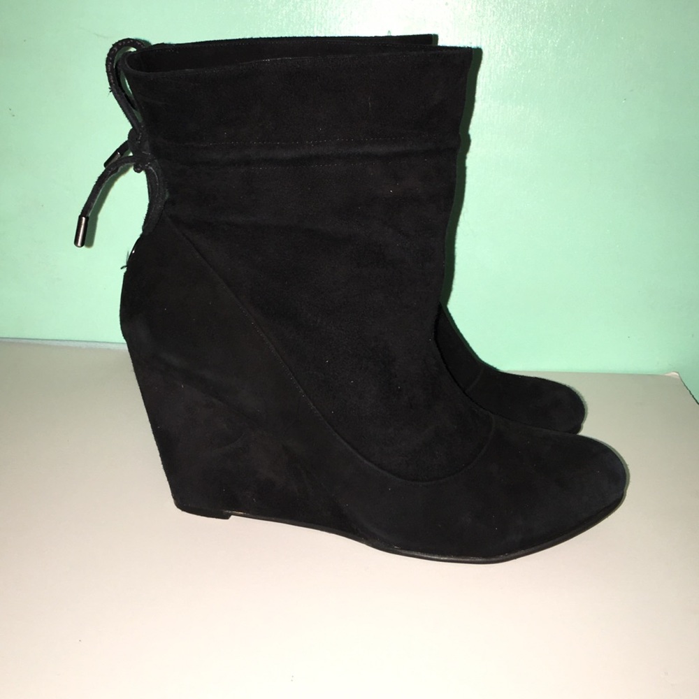 BCBG WESSY BOOTIES