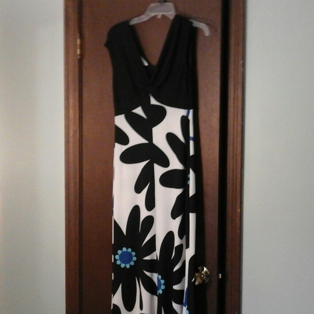 Beautiful sleeveless dress