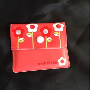 Portable purse ashtray! 💚