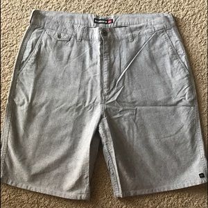 Quiksilver- Men's light gray shorts