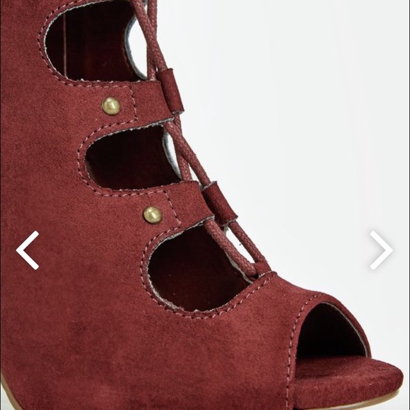 Knee High suede burgundy heels - Picture 3 of 5