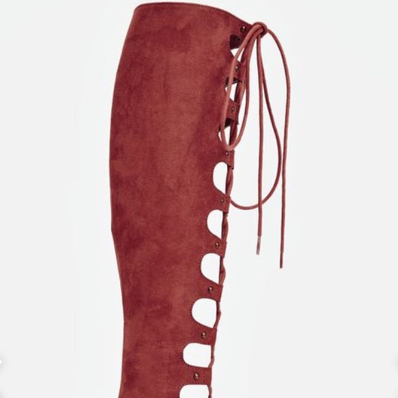 Knee High suede burgundy heels - Picture 4 of 5
