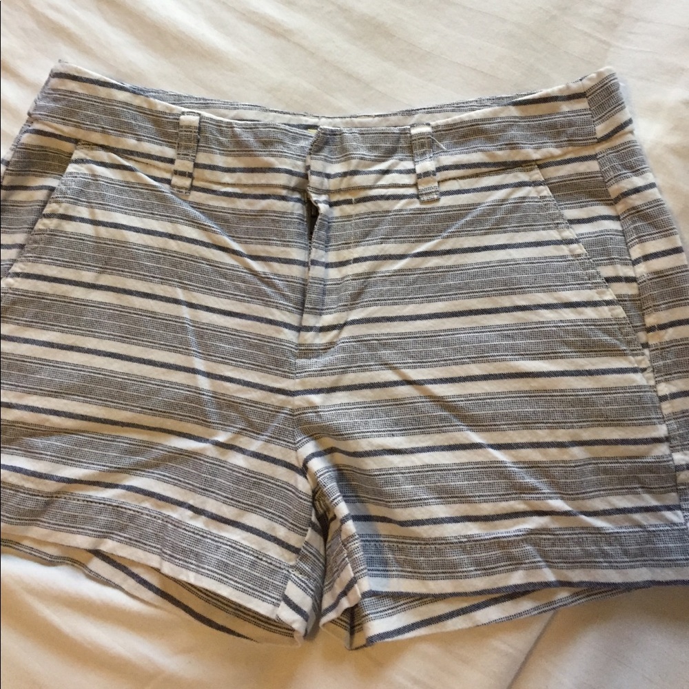 Patterned khaki shorts!