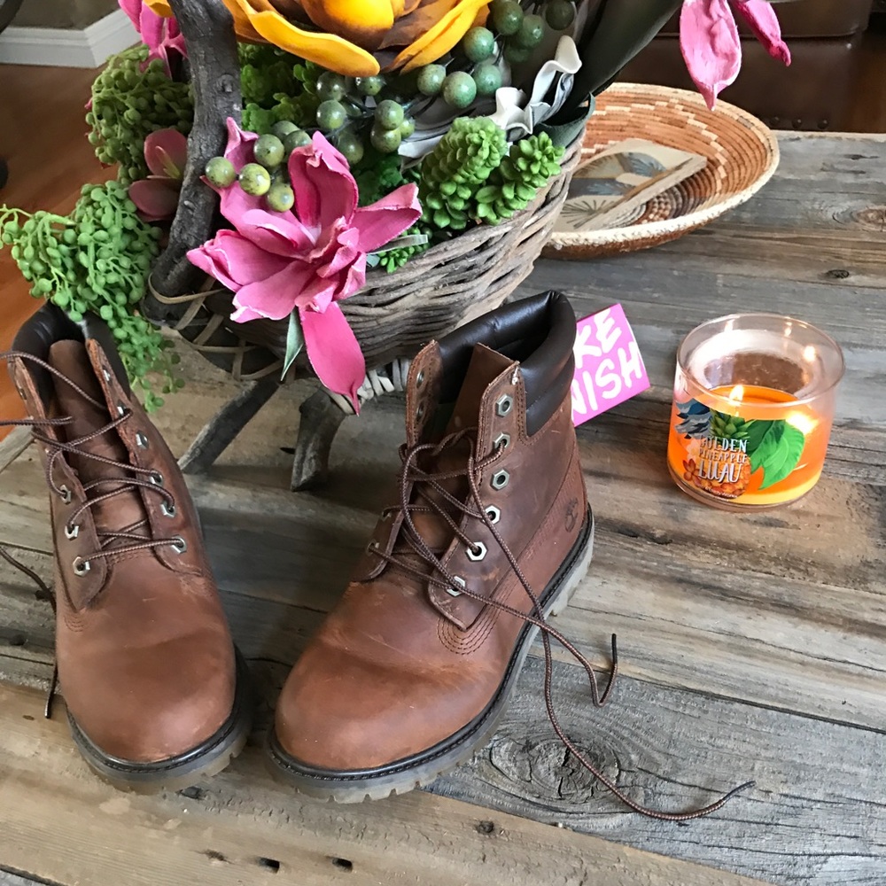 Women's Timberland "6 in waterproof leather boots!