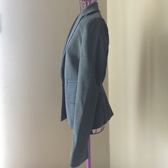 LAST CALL 9/11/22 - BCBG Grey Fitted Blazer One Button Slimming - Picture 4 of 8