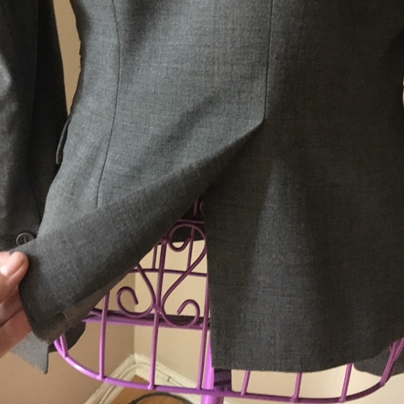 LAST CALL 9/11/22 - BCBG Grey Fitted Blazer One Button Slimming - Picture 6 of 8