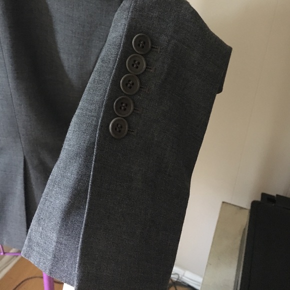 LAST CALL 9/11/22 - BCBG Grey Fitted Blazer One Button Slimming - Picture 7 of 8