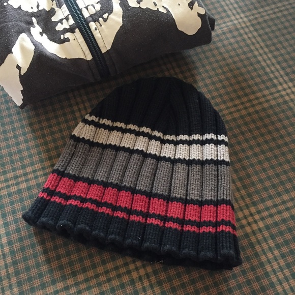 Boys Striped Skull Cap ☠️ - Picture 6 of 6