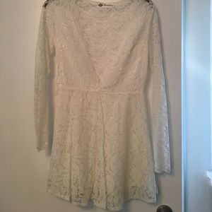 White lace v neck tunic top