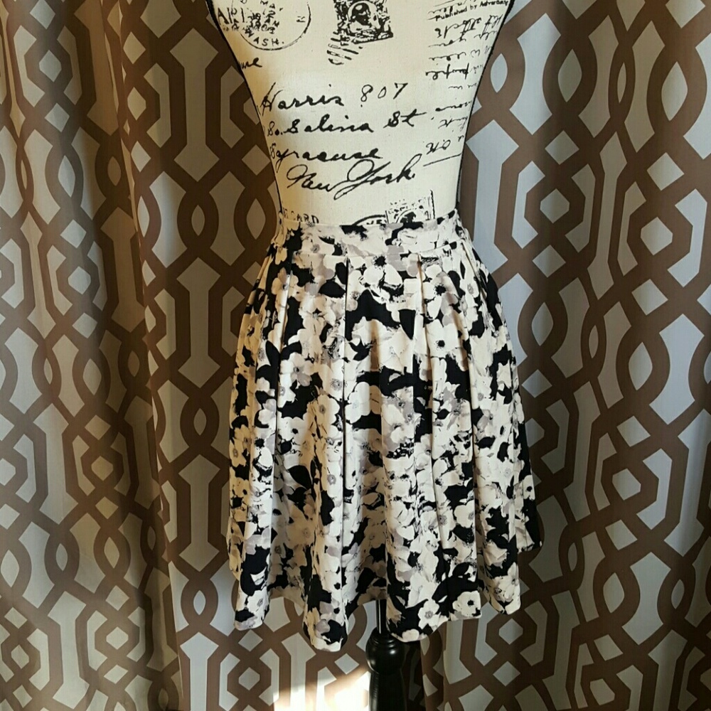 Cynthia Rowley Floral Print Flare Skirt - Picture 2 of 4
