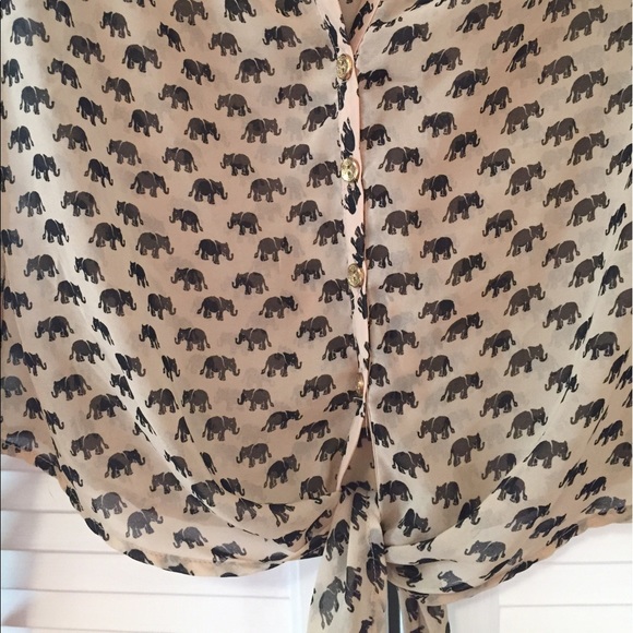Elephant print tie front blouse - Picture 2 of 2