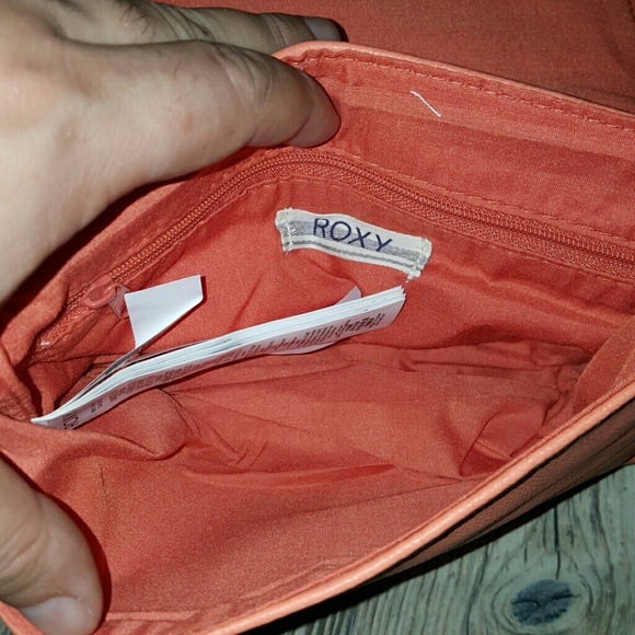 🆕Roxy Lotus Purse - Picture 4 of 4